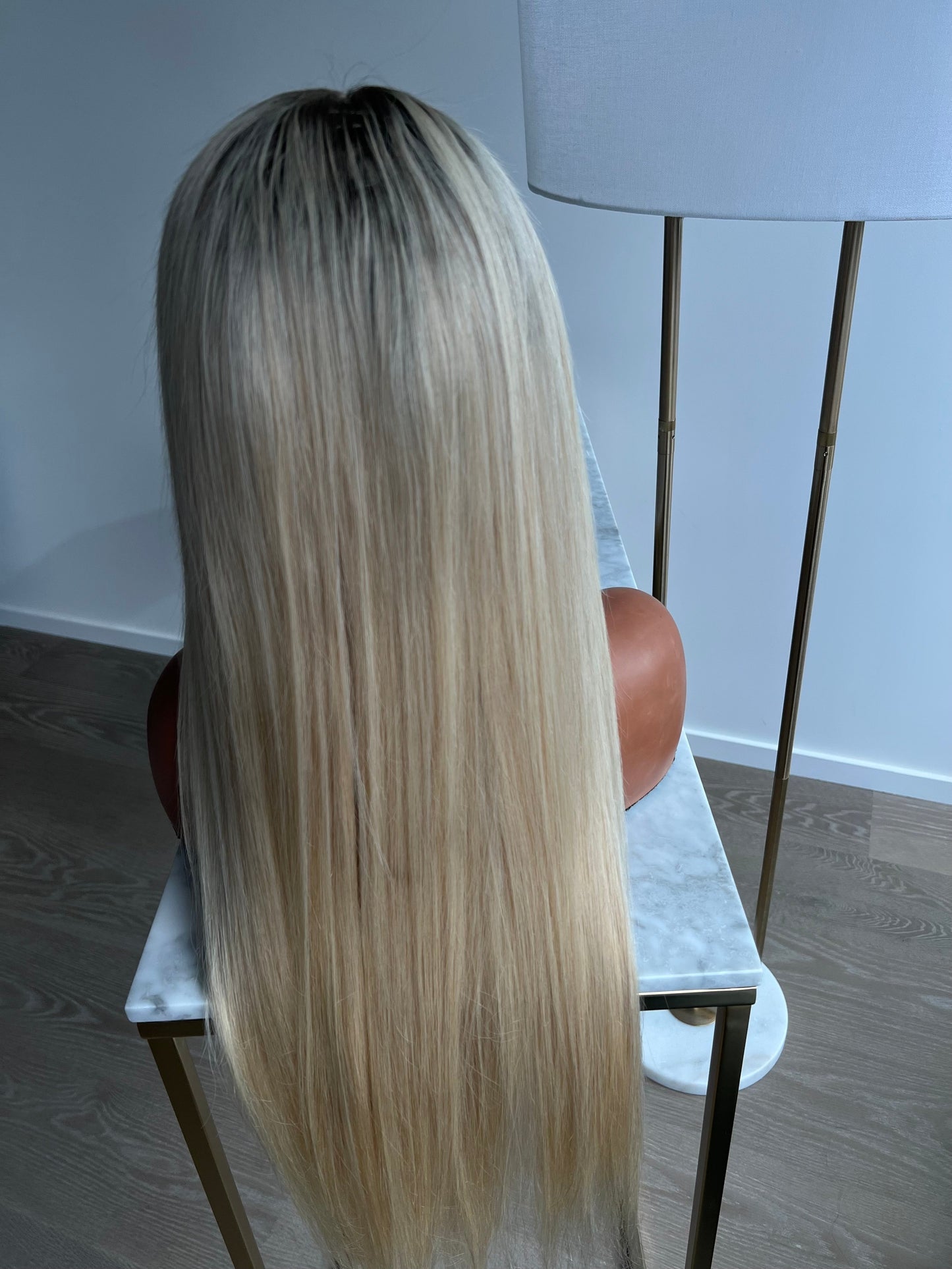 Sasha - Blond/ Roots Ash Blond - 22Inch